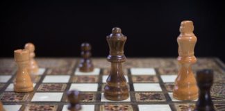 Trap. Dominate. Chess.