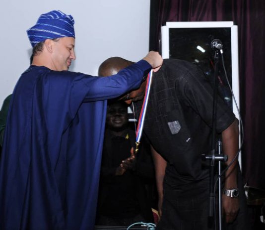 Nigeria Chess icon Aikhoje Odion receives Gold medal after two decades